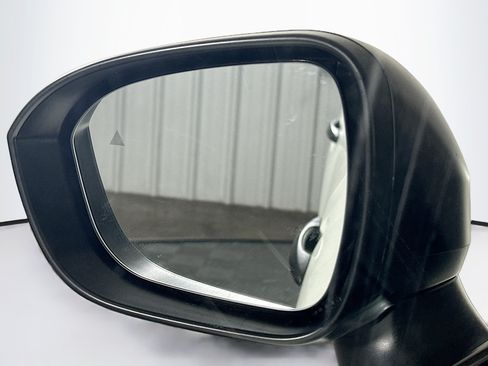 Used 2023 Nissan Rogue S AWD/4WD image 16