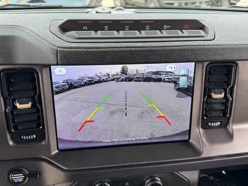 Used 2025 Ford Bronco Badlands image 24