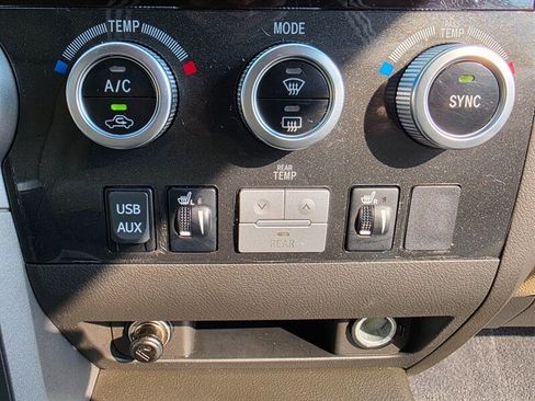 Used 2011 Toyota Sequoia Limited image 40