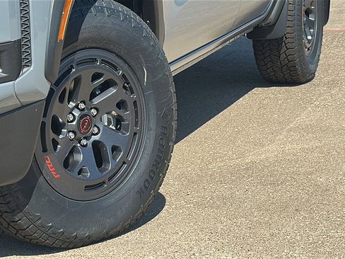 New 2026 Nissan Frontier Pro-X image 3