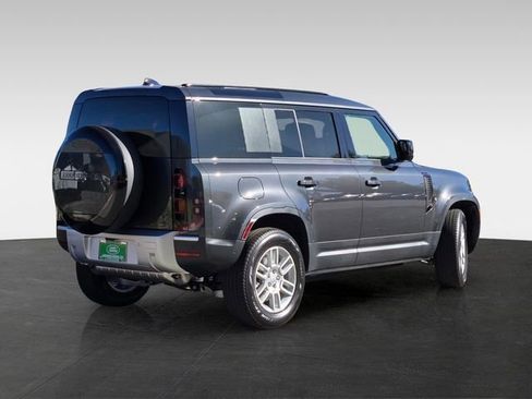 Used 2025 Land Rover Defender 110 S image 4