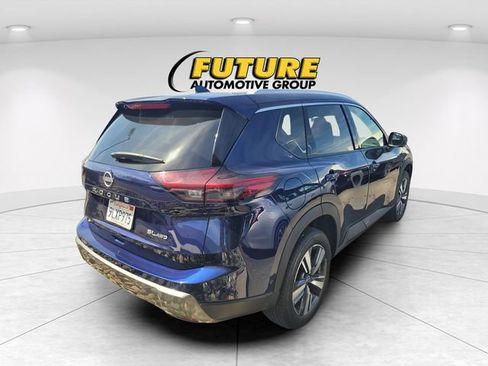 Certified 2024 Nissan Rogue SL image 3