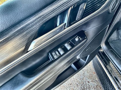 Used 2023 Jeep Wagoneer L Series III w/ Preferred Equipment Group image 21