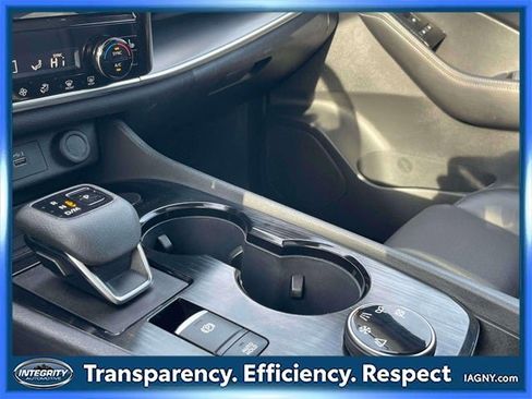 Certified 2022 Nissan Rogue SV w/ SV Premium Package image 31