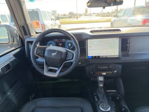 New 2025 Ford Bronco Badlands image 14