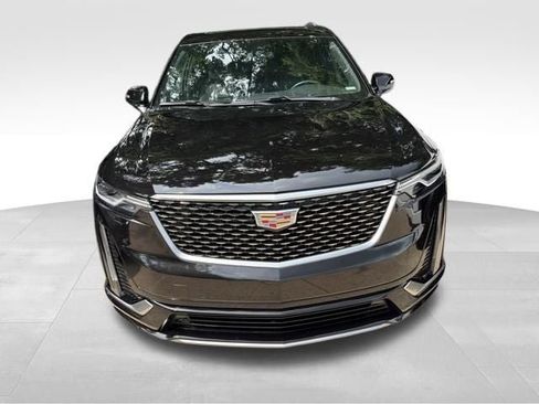Used 2025 Cadillac XT6 Luxury AWD/4WD image 2