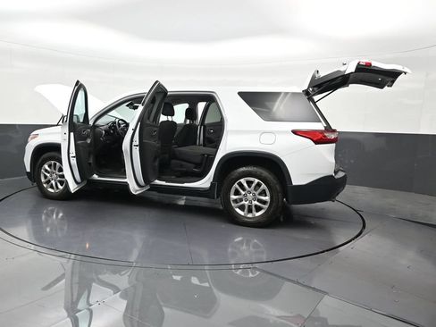 Used 2021 Chevrolet Traverse LS FWD image 35