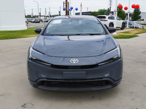 Certified 2025 Toyota Prius LE AWD/4WD image 3