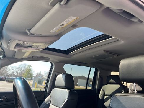 Used 2017 Chevrolet Suburban Premier image 12