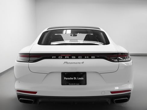 Used 2023 Porsche Panamera 4 image 11