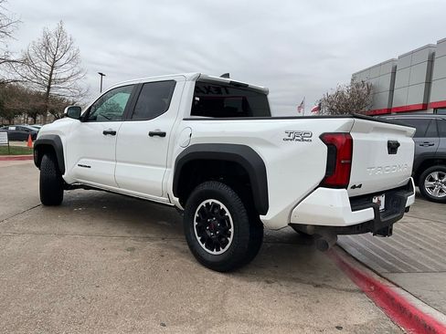 Used 2025 Toyota Tacoma TRD Off-Road image 8
