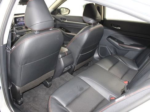 Used 2024 Nissan Altima 2.5 SR image 23