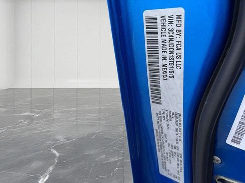 Used 2025 Jeep Compass Limited image 30