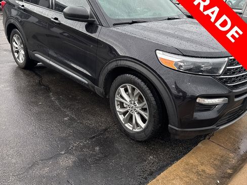 Used 2020 Ford Explorer XLT w/ Equipment Group 202A image 2