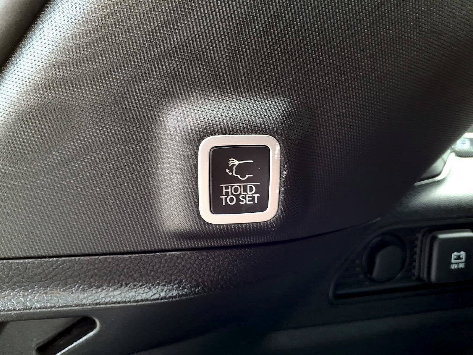 Used 2023 Jeep Grand Cherokee Altitude AWD/4WD image 11