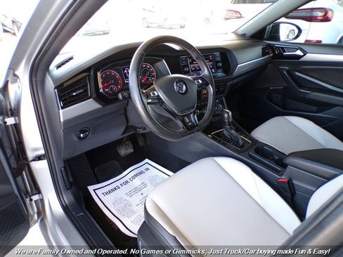 Used 2021 Volkswagen Jetta R-Line w/ R-Line Cold Weather Package FWD image 13