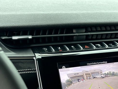 Certified 2023 Jeep Grand Cherokee Laredo w/ Luxury Tech Group I AWD/4WD image 25