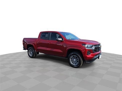 Used 2023 Chevrolet Colorado LT w/ LT Convenience Package II image 2