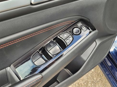 Used 2023 Nissan Altima 2.5 SR image 16