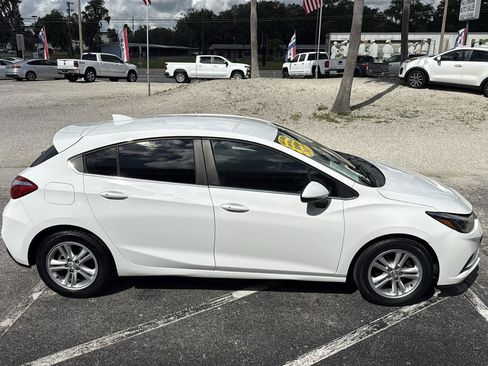 Used 2017 Chevrolet Cruze LT w/ Convenience Package FWD image 6