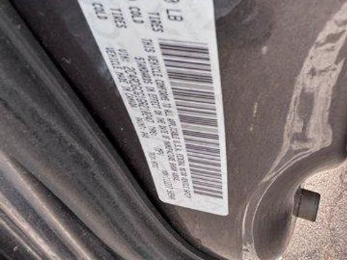 Used 2016 Dodge Grand Caravan SXT FWD image 12