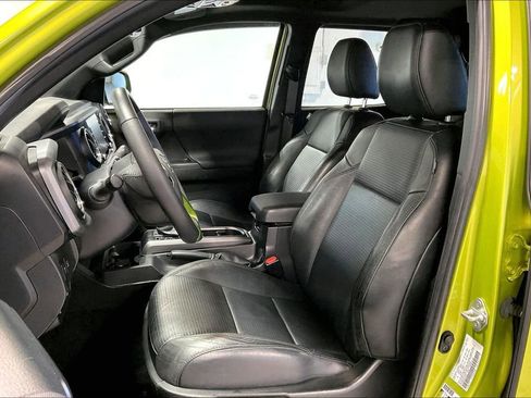 Used 2023 Toyota Tacoma TRD Off-Road image 32