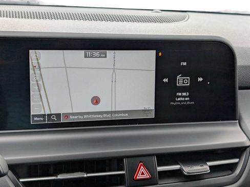 Used 2024 Kia Seltos EX FWD image 23