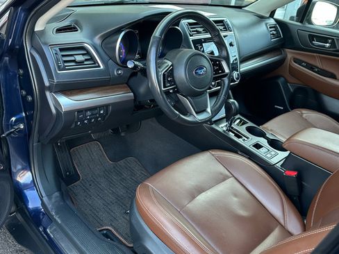 Used 2018 Subaru Outback 3.6R Touring w/ Popular Package #3 image 9