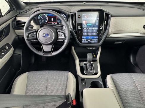 Certified 2025 Subaru Forester Premium AWD/4WD image 5