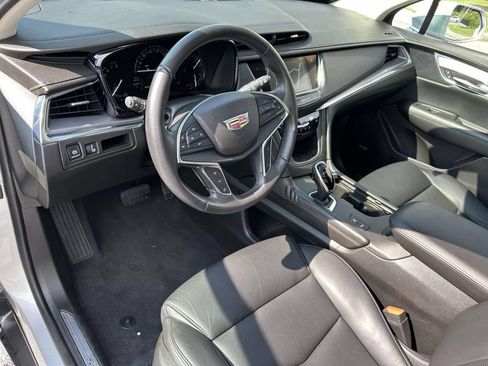 Used 2018 Cadillac XT5 Premium Luxury FWD image 18