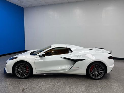 Used 2023 Chevrolet Corvette Z06 w/ Chrome Exterior Badge Package image 7