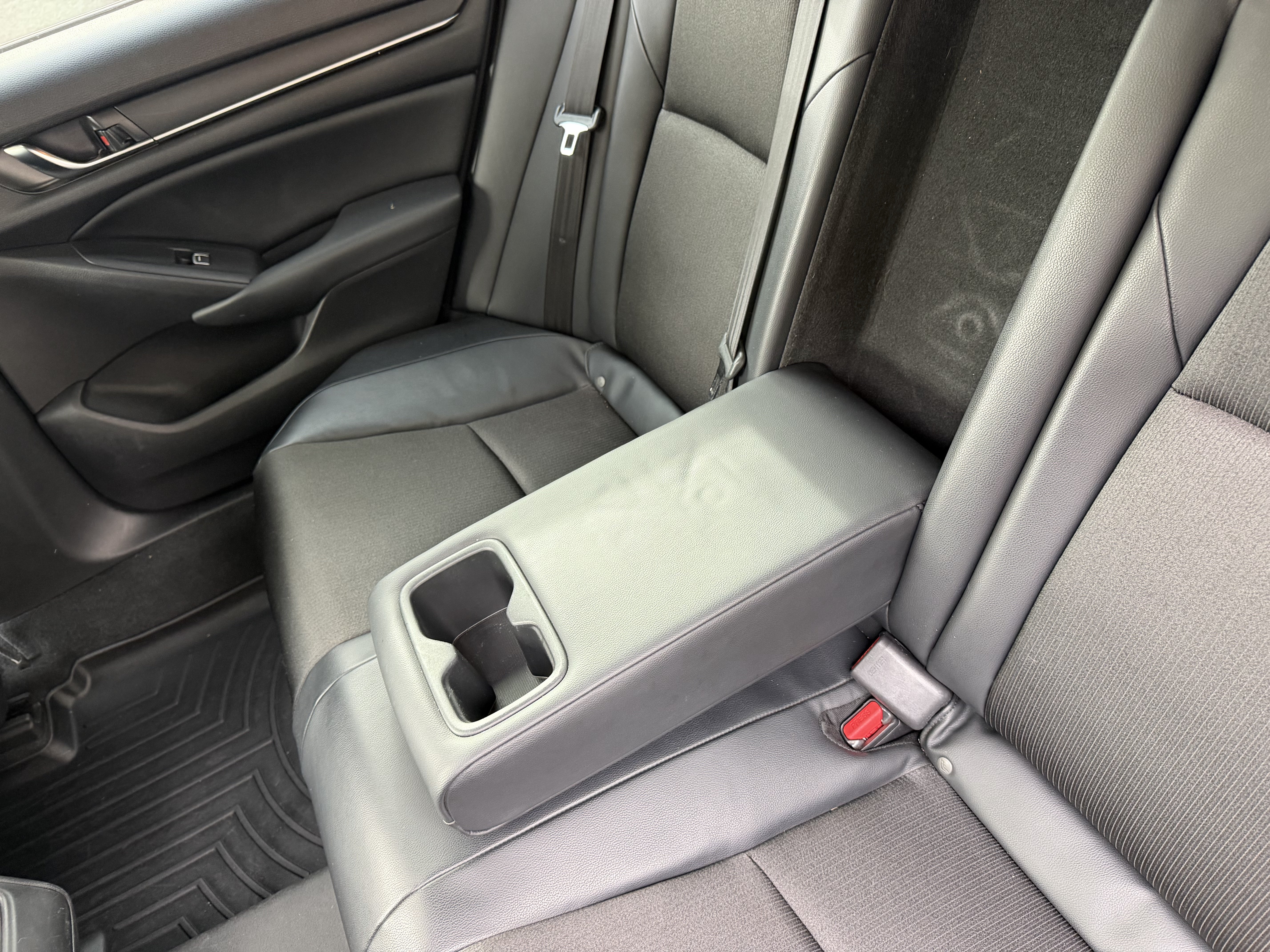 Used 2018 Honda Accord Sport image 29