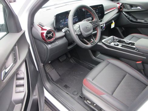 New 2026 Chevrolet Equinox RS w/ LPO, Floor Liner Package image 12