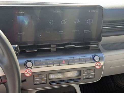 Used 2024 Hyundai Kona SEL image 17