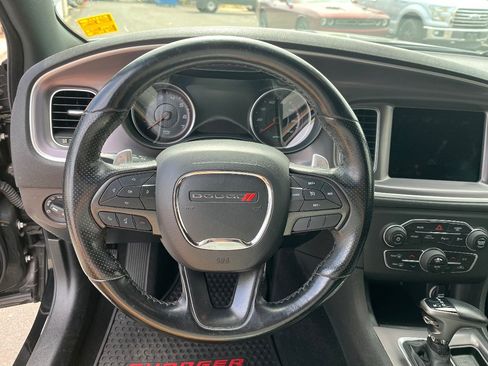 Used 2019 Dodge Charger GT w/ Performance Handling Group RWD image 10