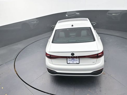 New 2026 Volkswagen Jetta SE FWD image 18