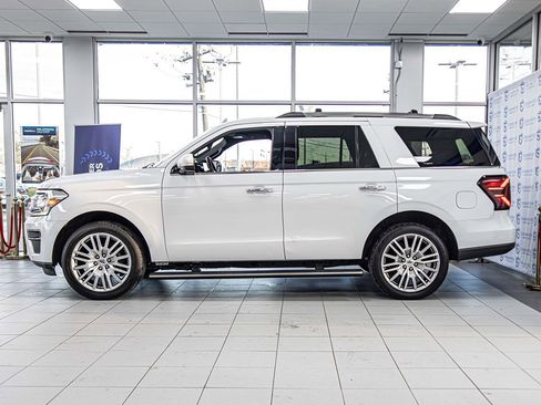 Used 2024 Ford Expedition Limited image 6