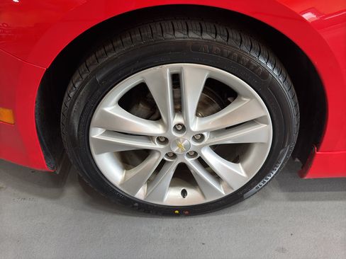 Used 2015 Chevrolet Cruze LTZ w/ Sun, Sound and Sport Package FWD image 9