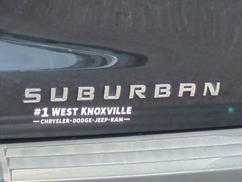 Used 2020 Chevrolet Suburban LT AWD/4WD image 12