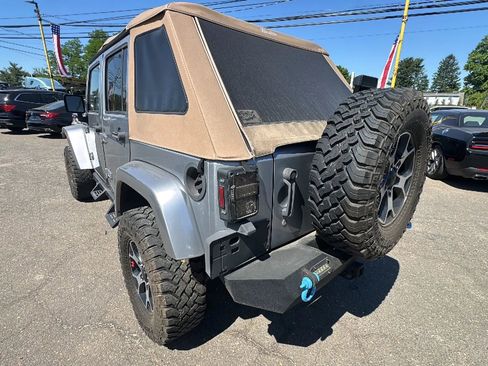 Used 2016 Jeep Wrangler Unlimited Sahara w/ Dual Top Group AWD/4WD image 7