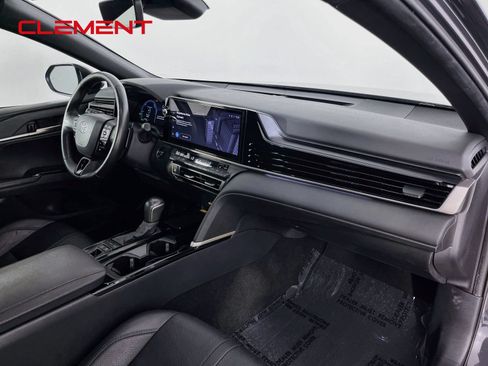 Used 2025 Toyota Camry XSE FWD image 36