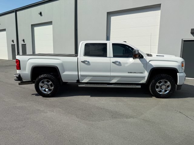 Used 2017 GMC Sierra 3500 Denali w/ Duramax Plus Package AWD/4WD image 9