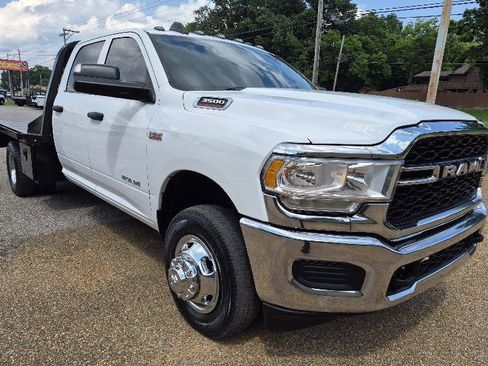Used 2019 RAM 3500 Tradesman w/ Chrome Appearance Group AWD/4WD image 5