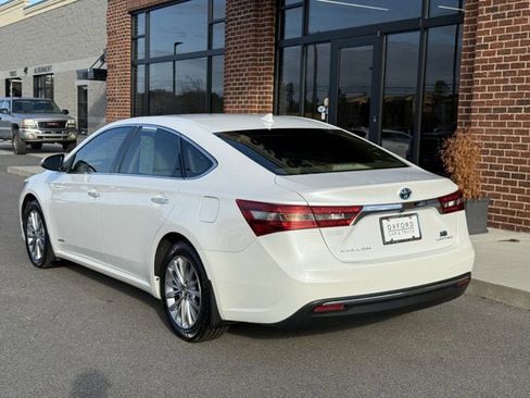 Used 2018 Toyota Avalon Limited image 4