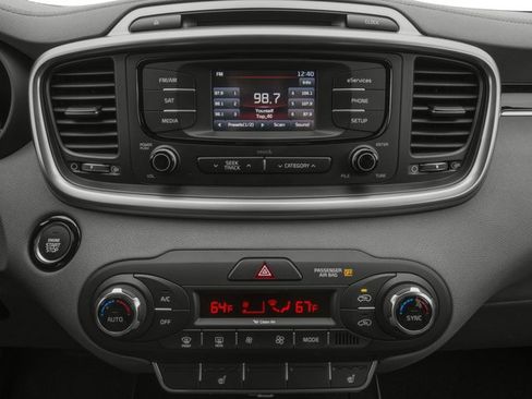 Used 2017 Kia Sorento EX w/ EX V6 Premium Package image 13