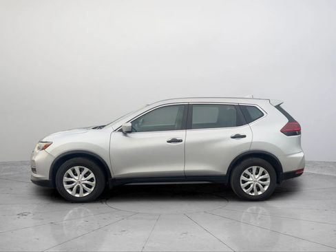 Used 2020 Nissan Rogue S FWD image 2