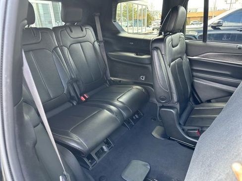 Certified 2024 Jeep Grand Cherokee L Limited w/ Luxury Tech Group II AWD/4WD image 10