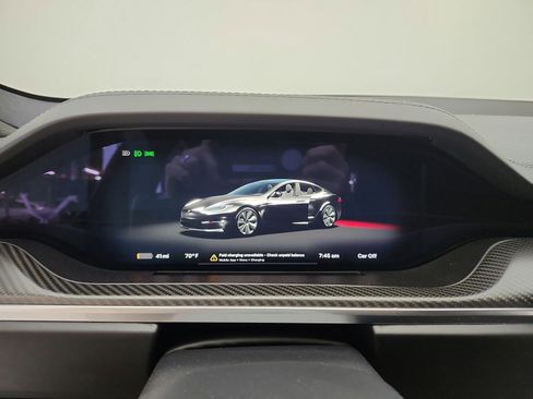 Used 2022 Tesla Model S Plaid image 3