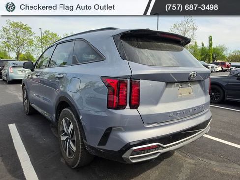 Used 2021 Kia Sorento S w/ Panoramic Sunroof Package image 4