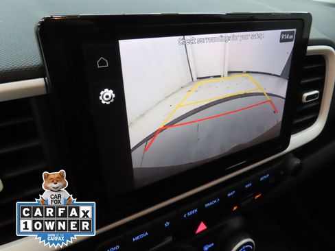 Used 2023 Hyundai Venue Limited w/ Cargo Package FWD image 18